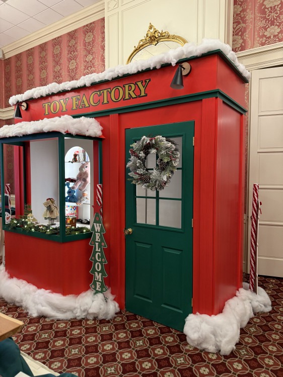 Themed Props and Custom Props